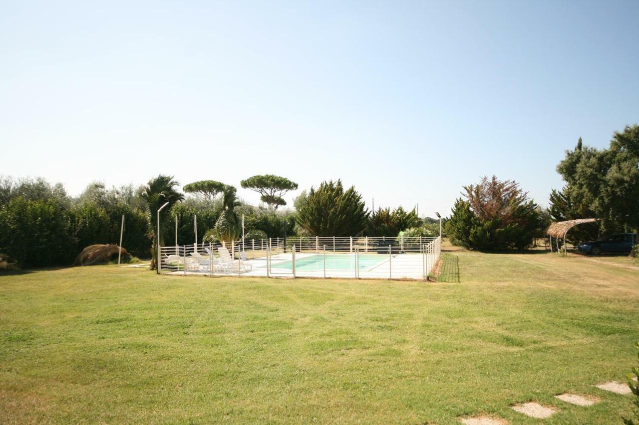 Due Casette Con Piscina Кастането Кардучи Екстериор снимка